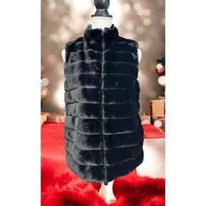 Alegra K Women's Faux Fur Full Zip Vest Small Soft Black New‎ With Tags
